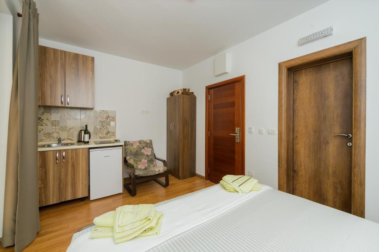 Vila Fortuna Sutomore Exterior foto
